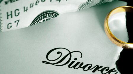 What Does a Court Look at When Determining Alimony?
